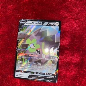 1 holographic Stunkfish V Card